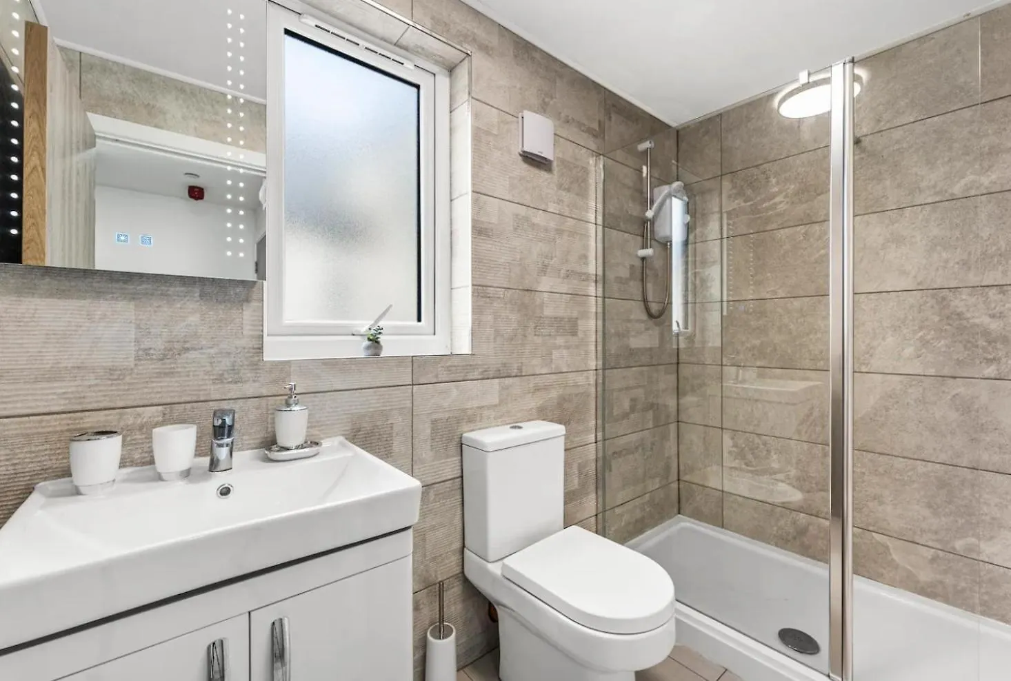 A Stylish Luxury 2 Bedroom Duplex Apartment Cardiff 0*,